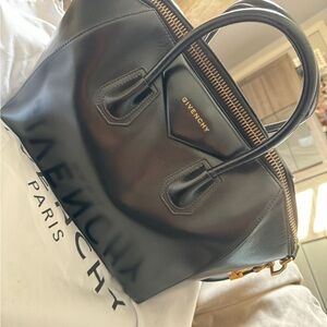 Givenchy AUTHENTIC medium Antigona bag